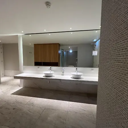 Bayline - 2 Spa-pool & Gym Lejlighed *