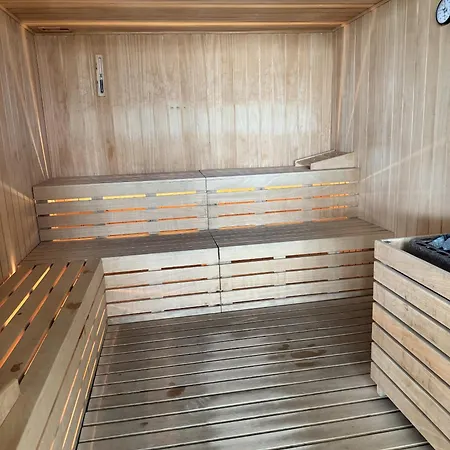 Bayline - 2 Spa-pool & Gym Lejlighed *